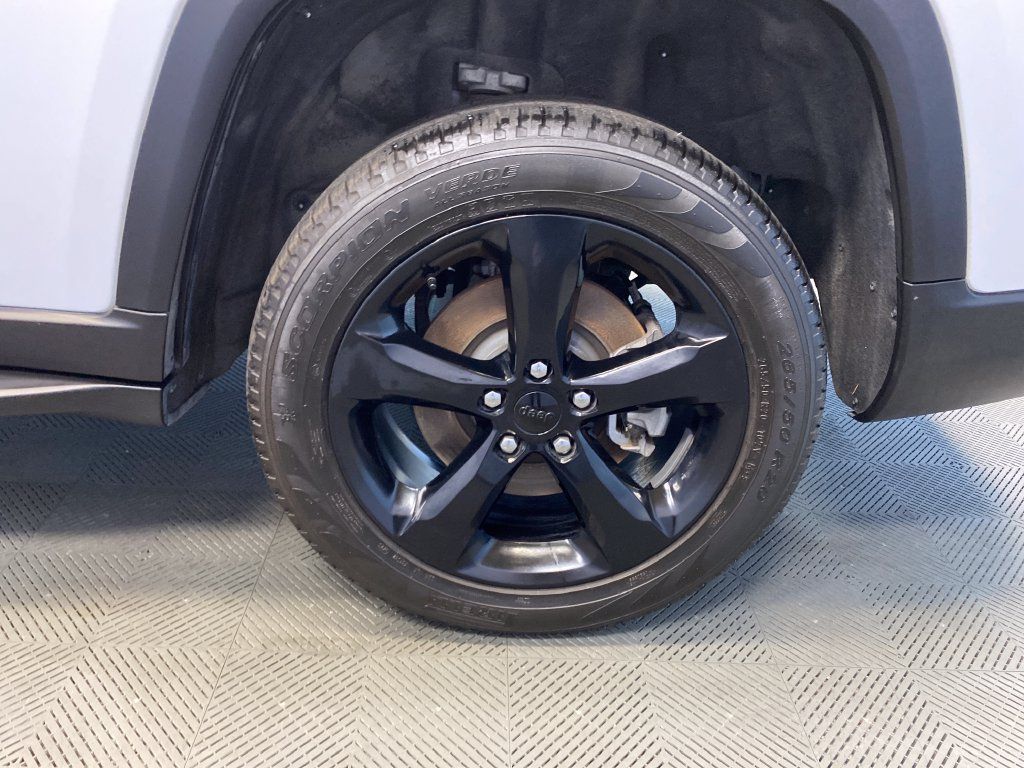 Certified 2025 Jeep Grand Cherokee L Limited w/ Black Appearance Package AWD/4WD image 34