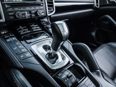 Used 2015 Porsche Cayenne S image 15