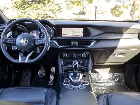 Used 2022 Alfa Romeo Stelvio Sprint image 32