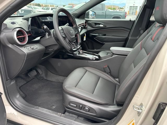 Used 2026 Chevrolet Trax RS FWD image 25
