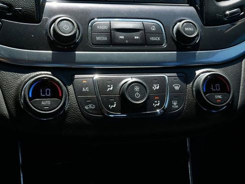 Used 2019 Chevrolet Impala LT FWD image 24
