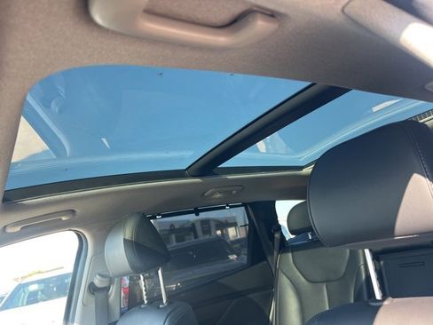 Used 2023 Hyundai Santa Fe Limited image 8