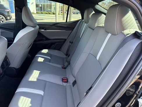 Used 2025 Toyota Camry SE w/ Convenience Package image 23