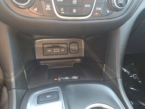Used 2021 Chevrolet Equinox Premier AWD/4WD image 20