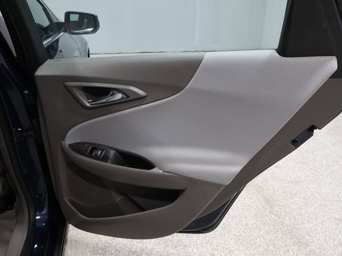 Used 2017 Chevrolet Malibu LT image 21