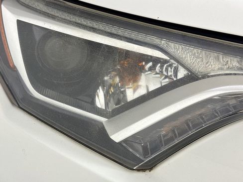 Used 2016 Toyota RAV4 XLE image 37