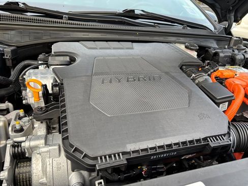 Used 2024 Hyundai Elantra Limited image 14