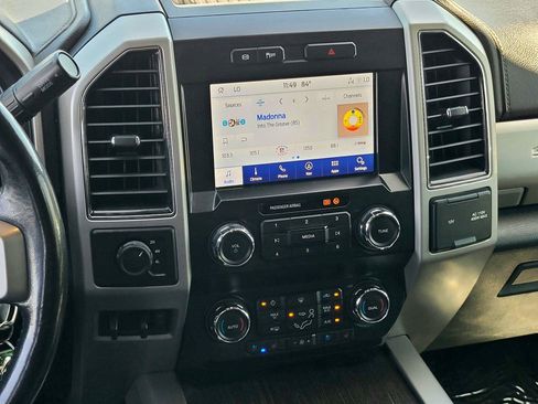 Used 2021 Ford F250 Lariat w/ Lariat Value Package AWD/4WD image 17