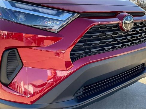 Used 2023 Toyota RAV4 XLE image 28