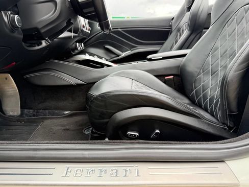 Used 2015 Ferrari California T RWD image 41
