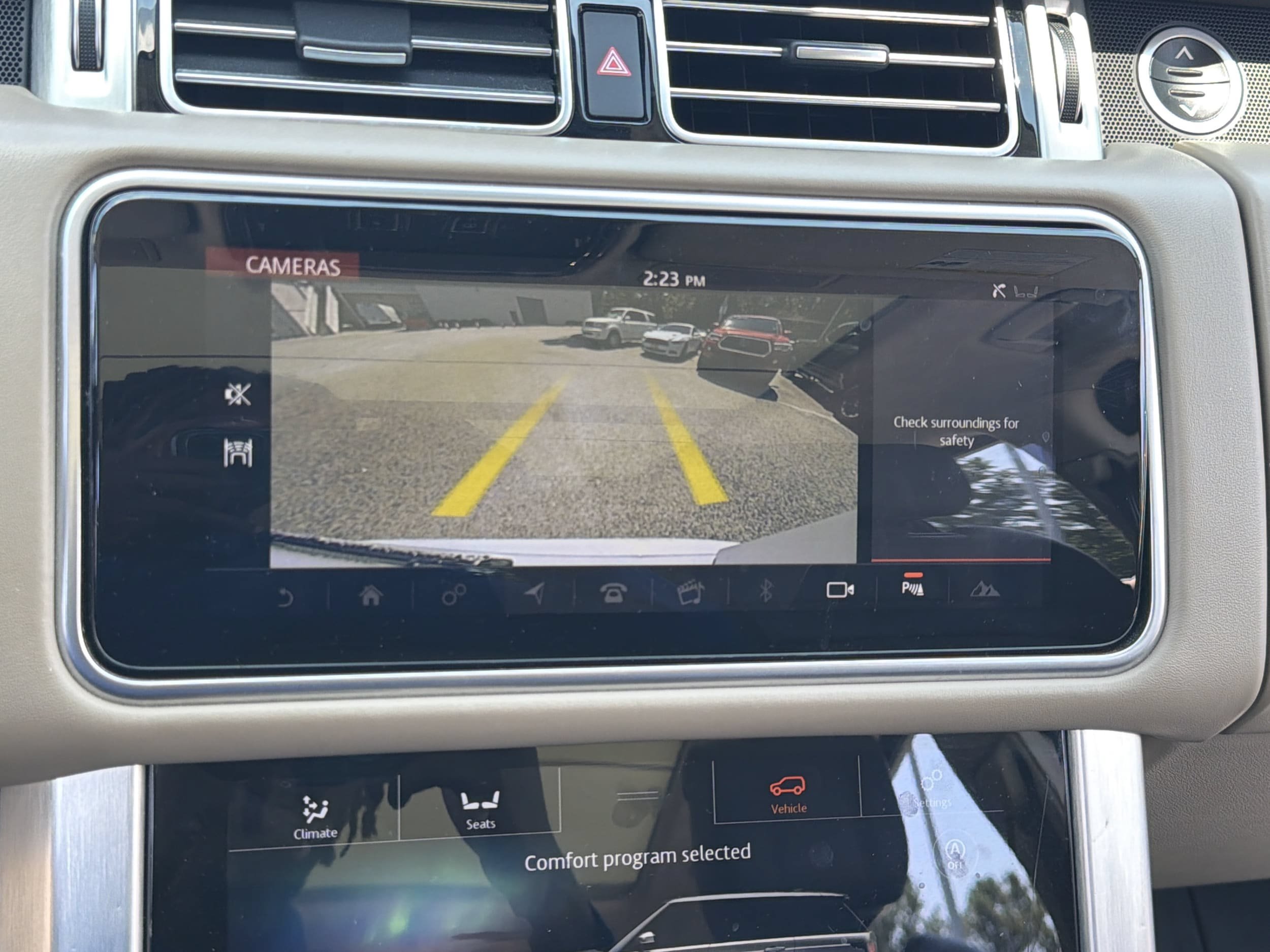 Used 2020 Land Rover Range Rover HSE AWD/4WD image 3