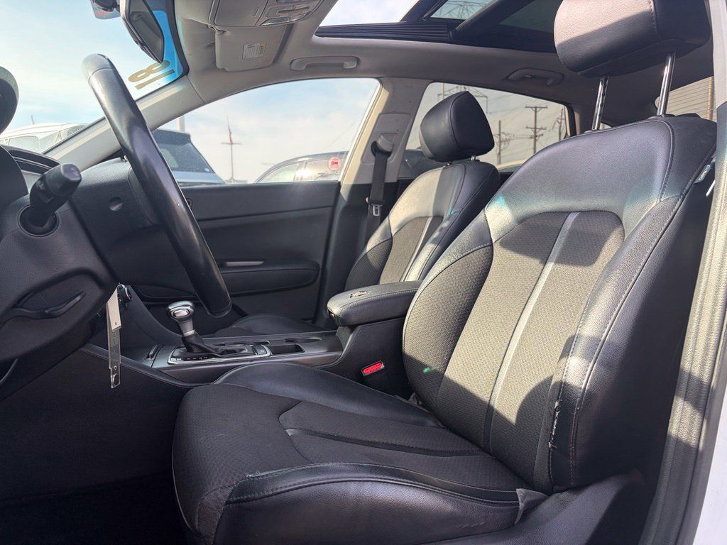 Used 2018 Kia Optima S w/ Panoramic Sunroof Package FWD image 13
