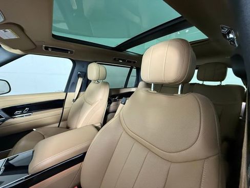 New 2025 Land Rover Range Rover Long Wheelbase SE image 5
