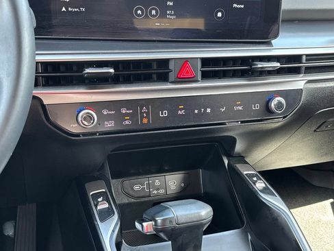 Used 2025 Kia Sorento EX w/ Panoramic Sunroof Package FWD image 23