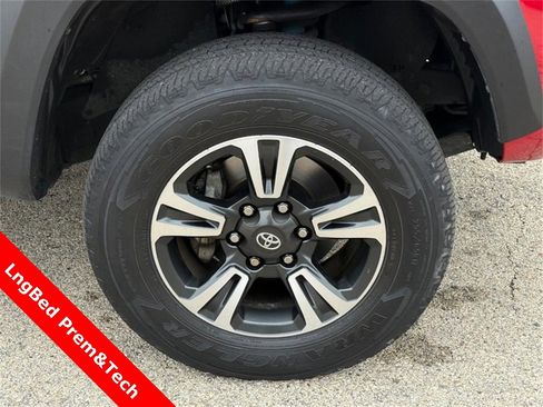 Used 2021 Toyota Tacoma TRD Off-Road w/ TRD Premium Off Road Package image 10