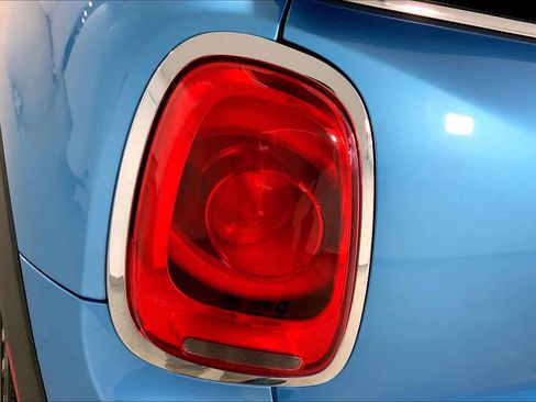 Used 2019 MINI Cooper S w/ Signature Upholstery Package image 28