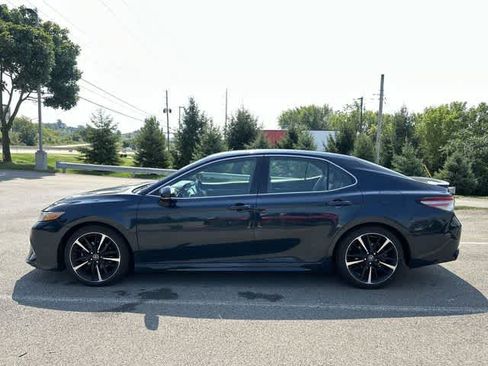 Used 2018 Toyota Camry XSE FWD image 2