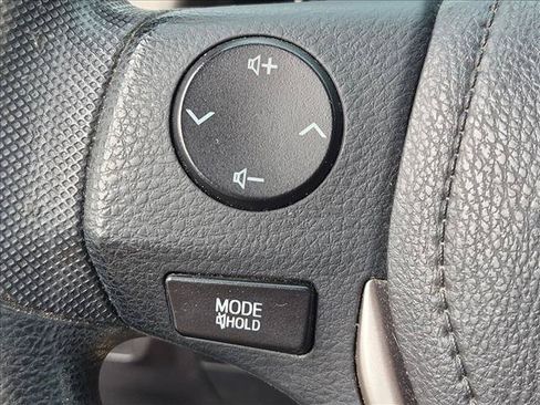 Used 2016 Toyota RAV4 LE AWD/4WD image 10
