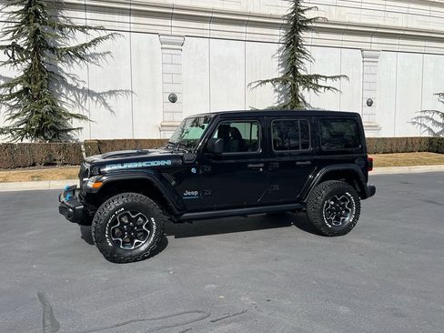 Used 2023 Jeep Wrangler Unlimited Rubicon 4xe w/ Steel Bumper Group AWD/4WD image 2