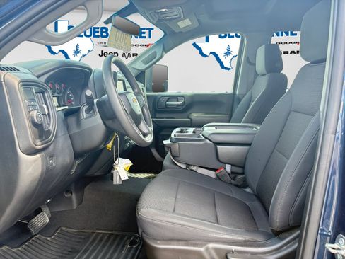 Used 2022 Chevrolet Silverado 2500 Custom w/ Custom Value Package RWD image 11