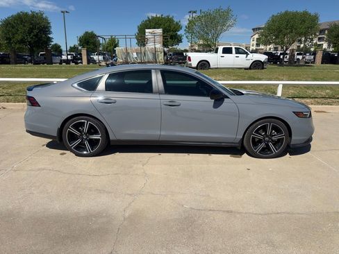 Used 2024 Honda Accord Sport image 3