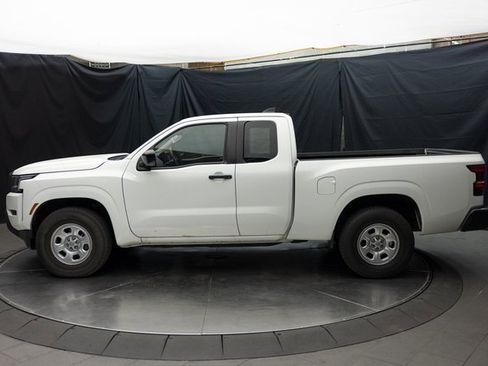 Used 2019 Nissan Frontier SV image 7