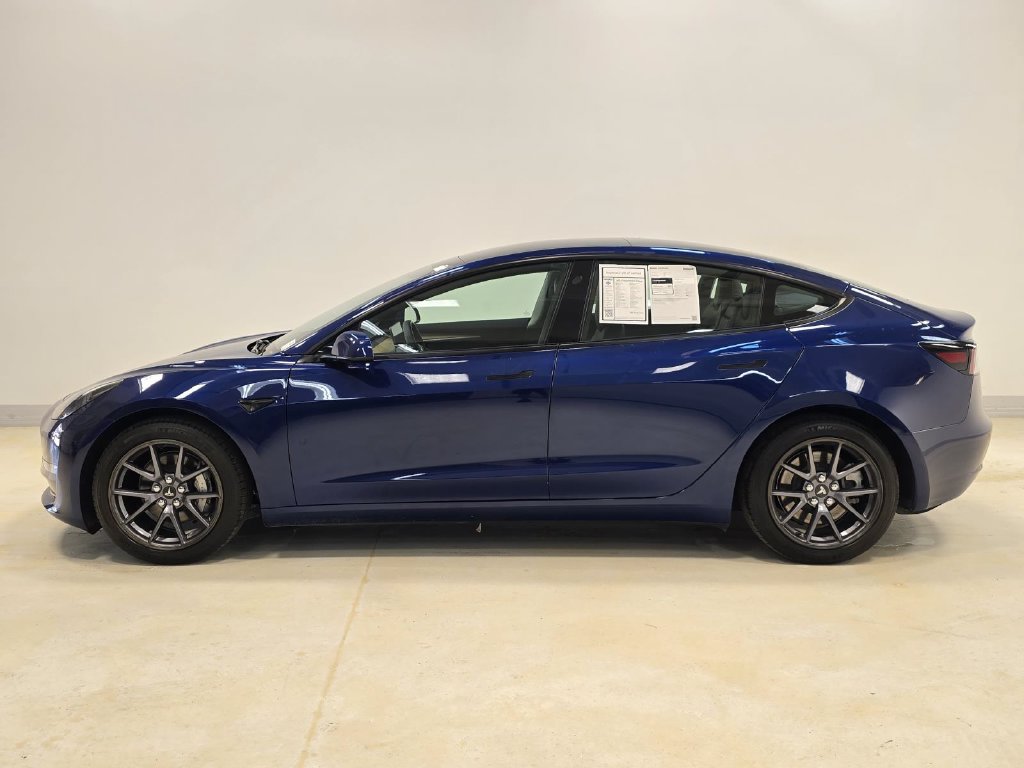 Used 2023 Tesla Model 3 Standard Range RWD image 3