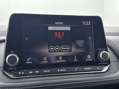 Used 2024 Nissan Rogue S image 28