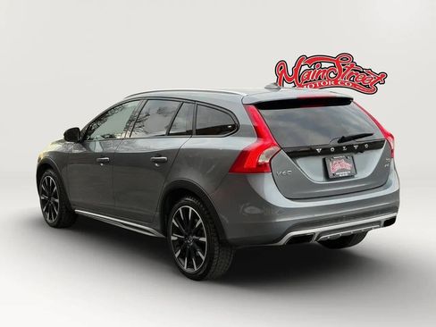 Used 2016 Volvo V60 T5 Cross Country Platinum w/ Climate Package AWD/4WD image 5