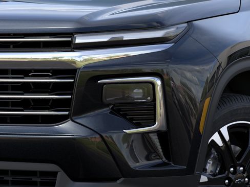 New 2027 Chevrolet Traverse LT w/ Sun and Wheel Package FWD image 11