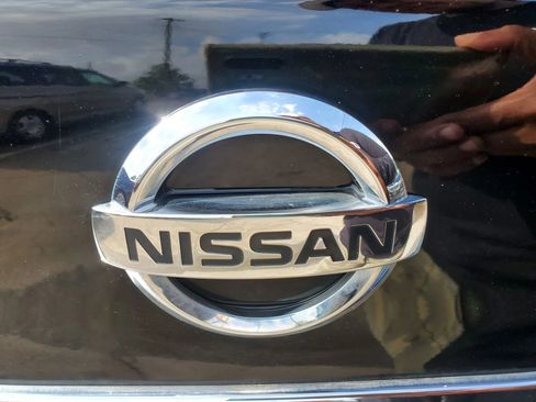 Used 2017 Nissan Sentra SR Turbo w/ SR Midnight Edition FWD image 12