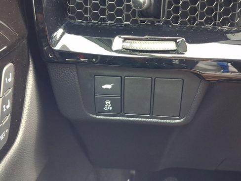 Used 2025 Honda CR-V EX-L image 17