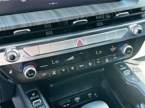 Used 2024 Kia Telluride SX Prestige image 16