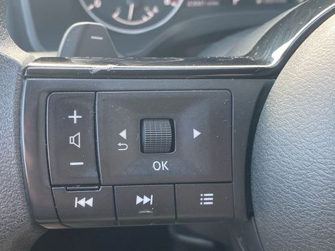 Used 2023 Nissan Rogue SV image 27