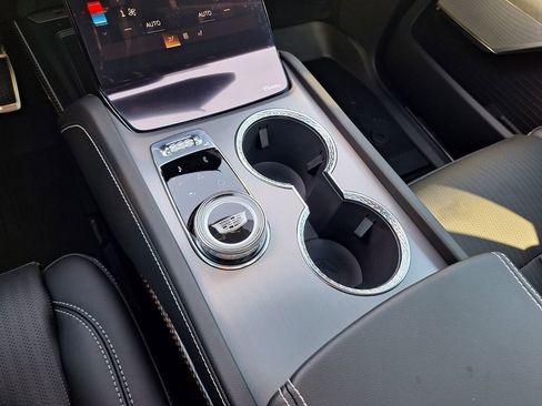 New 2026 Cadillac Vistiq Sport image 26