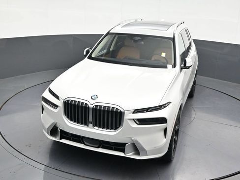 Used 2024 BMW X7 xDrive40i w/ Premium Package image 23