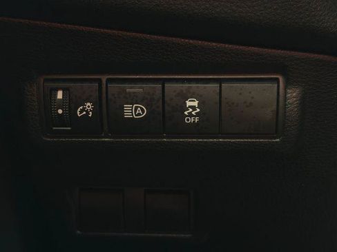 Certified 2026 Toyota Corolla Cross XLE FWD image 28