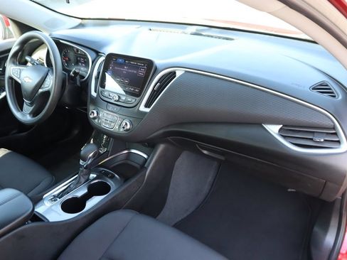 Used 2024 Chevrolet Malibu LT FWD image 34