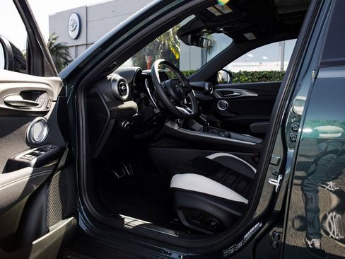 New 2026 Alfa Romeo Tonale w/ Active Assist Package image 28