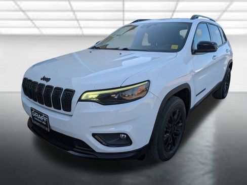 Used 2022 Jeep Cherokee Latitude Plus AWD/4WD image 23