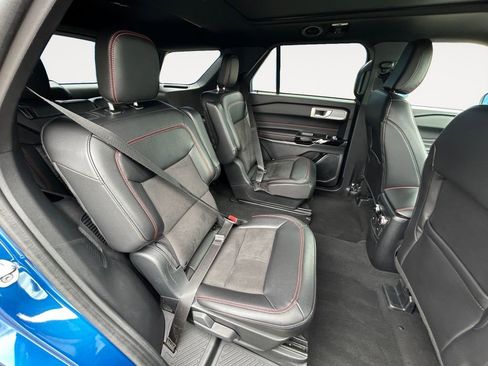Used 2023 Ford Explorer ST-Line image 11