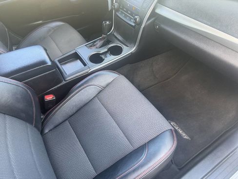Used 2017 Toyota Camry SE FWD image 25
