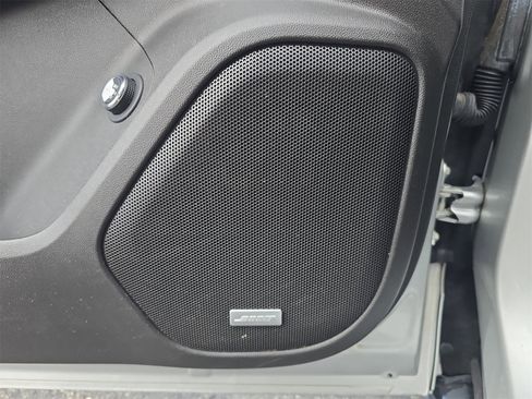 Used 2019 GMC Acadia Denali image 16