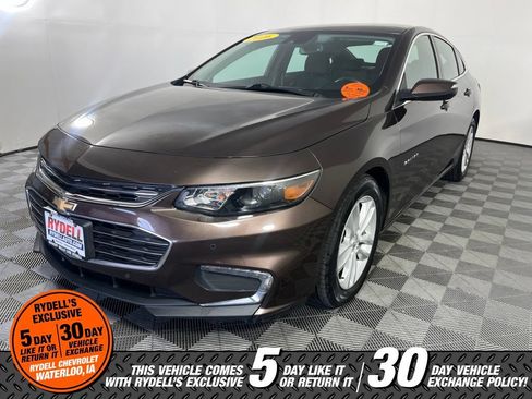 Used 2016 Chevrolet Malibu LT w/ Driver Confidence Package FWD image 3