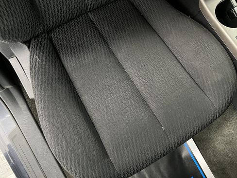 Used 2011 Subaru Legacy 2.5i Premium AWD/4WD image 38