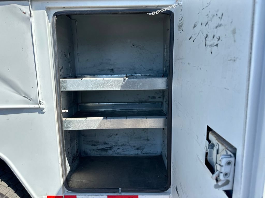 Used 2010 Ford F550 2WD Regular Cab Super Duty image 20