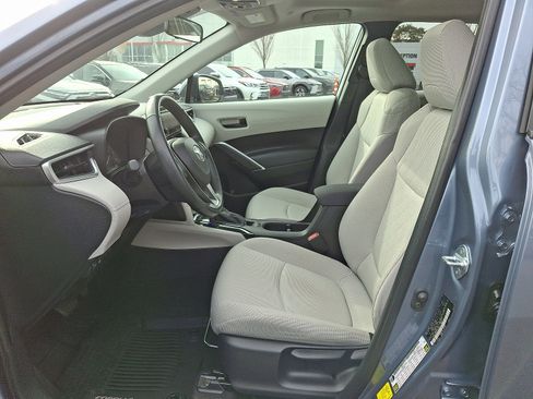 Certified 2023 Toyota Corolla Cross LE image 14