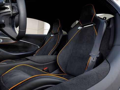New 2026 McLaren Artura RWD image 44