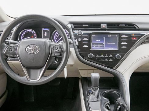 Used 2018 Toyota Camry LE image 24