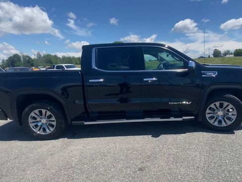 Certified 2023 GMC Sierra 1500 Denali w/ Technology Package AWD/4WD image 9